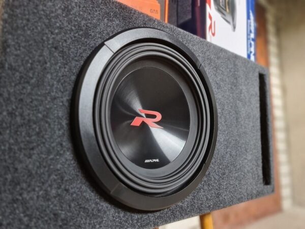 Alpine 10" R-type 2250W ja võimendi, pult, uus