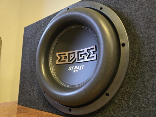 EDGE 12" 3000W ja Monoblock. Pult